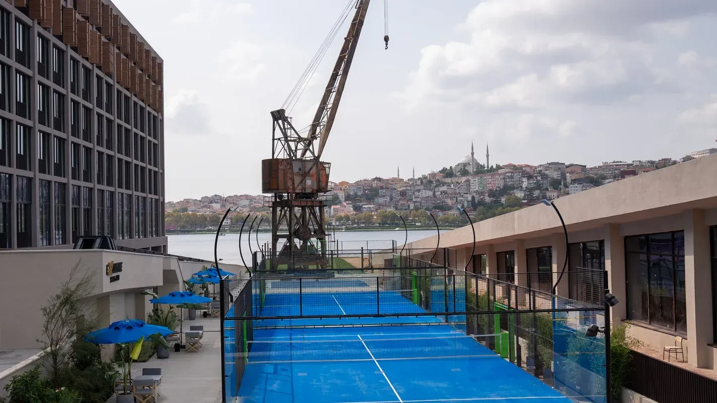 Padel in Istanbul: Rixos Tersane Courts Now on Glass Padel